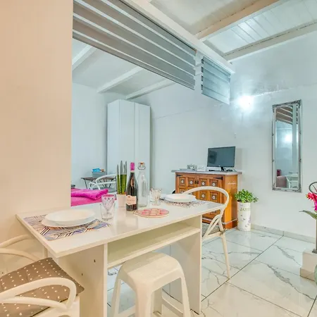 Apartment Maison La Vanda - Happy